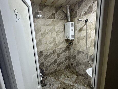 2 otaqlı köhnə tikili - Memar Əcəmi m. - 45 m²