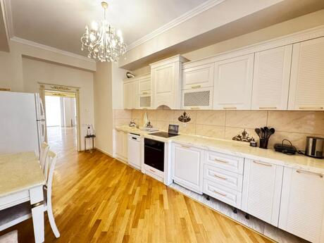 3 otaqlı yeni tikili - Ağ şəhər q. - 145 m²