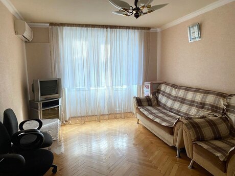 1 otaqlı köhnə tikili - Elmlər Akademiyası m. - 35 m²