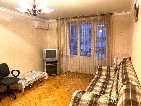 1 otaqlı köhnə tikili - Elmlər Akademiyası m. - 35 m²
