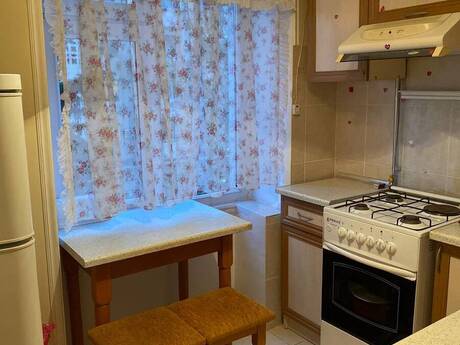 1 otaqlı köhnə tikili - Elmlər Akademiyası m. - 35 m²
