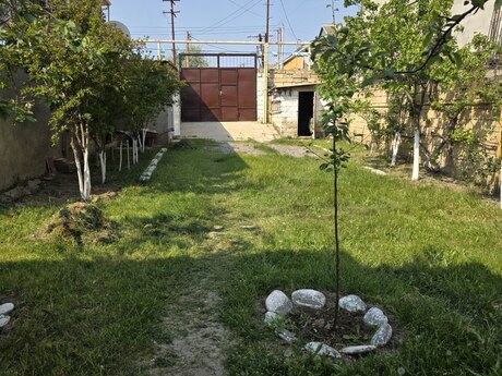 3 otaqlı həyət evi/bağ evi - Xocəsən m. - 190 m²