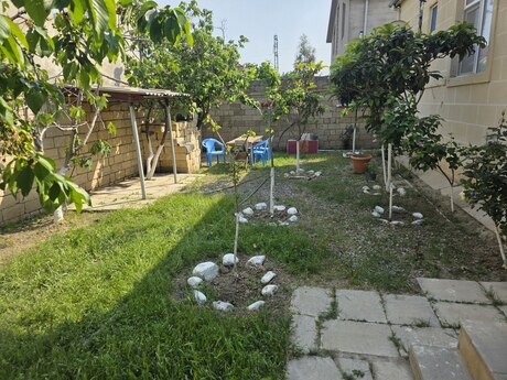 3 otaqlı həyət evi/bağ evi - Xocəsən m. - 190 m²