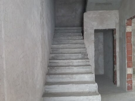 4 otaqlı həyət evi/bağ evi - İnşaatçılar m. - 220 m²