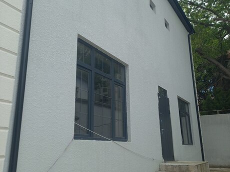 4 otaqlı həyət evi/bağ evi - İnşaatçılar m. - 220 m²