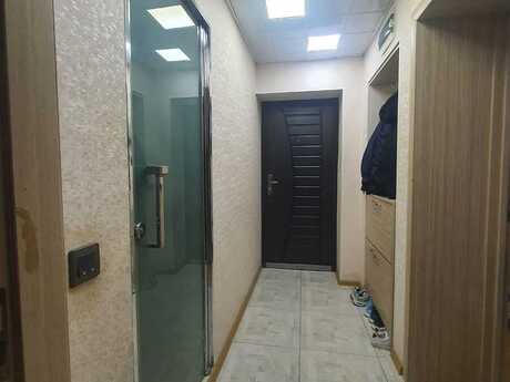 3 otaqlı köhnə tikili - İnşaatçılar m. - 70 m²