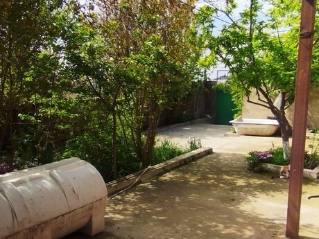 4 otaqlı həyət evi/bağ evi - Zığ q. - 110 m²