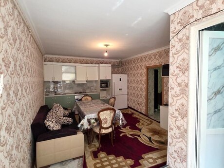 Elan №6112623 - Bakı, İnşaatçılar m., 3 otaqlı, 60 m², 1/2 mərtəbə