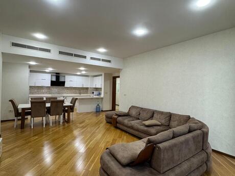 4 otaqlı yeni tikili - Nəsimi r. - 220 m²