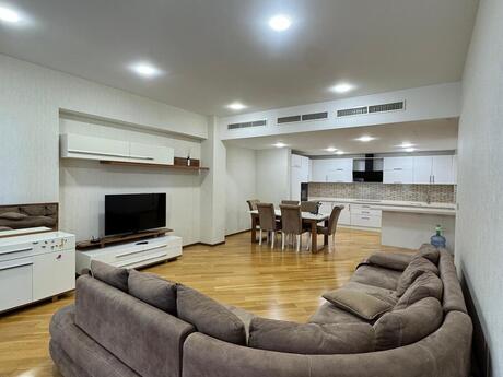 4 otaqlı yeni tikili - Nəsimi r. - 220 m²