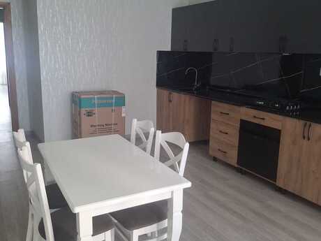 3 otaqlı yeni tikili - 8 Noyabr m. - 137 m²