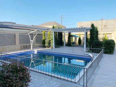 6 otaqlı həyət evi/bağ evi - Buzovna q. - 380 m²