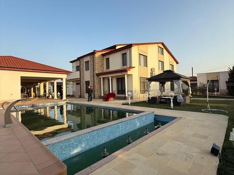 12 otaqlı həyət evi/bağ evi - Novxanı q. - 800 m²