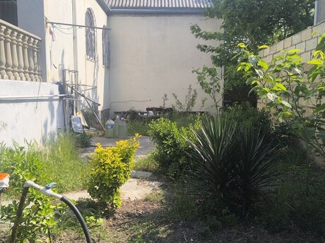4 otaqlı həyət evi/bağ evi - Novxanı q. - 150 m²