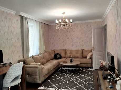2 otaqlı köhnə tikili - İnşaatçılar m. - 70 m²