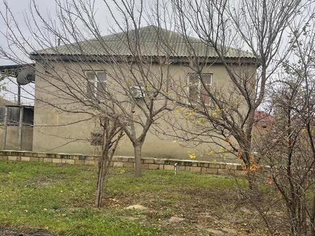 4 otaqlı həyət evi/bağ evi - Novxanı q. - 150 m²