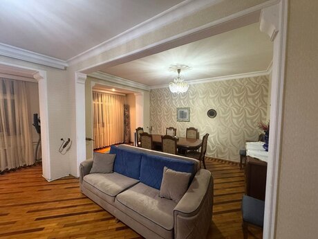4 otaqlı köhnə tikili - Memar Əcəmi m. - 110 m²