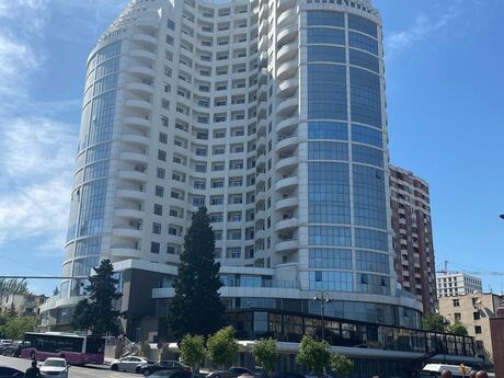 4 otaqlı yeni tikili - Elmlər Akademiyası m. - 167 m²