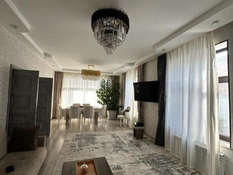 4 otaqlı həyət evi/bağ evi - Buzovna q. - 200 m²