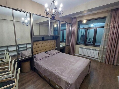 3 otaqlı yeni tikili - 8 Noyabr m. - 122 m²