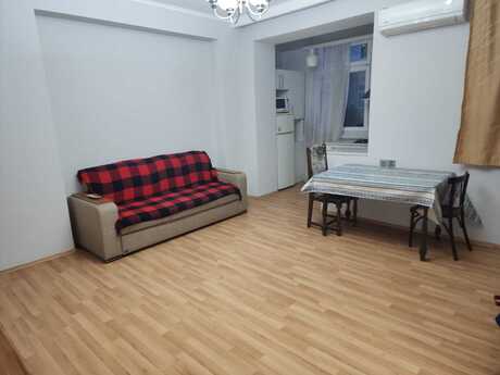 2 otaqlı köhnə tikili - 28 May m. - 50 m²