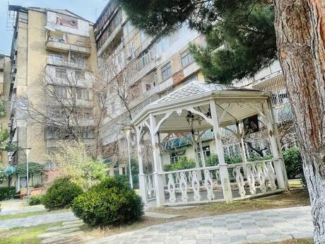 4 otaqlı köhnə tikili - 9-cu mikrorayon q. - 105 m²
