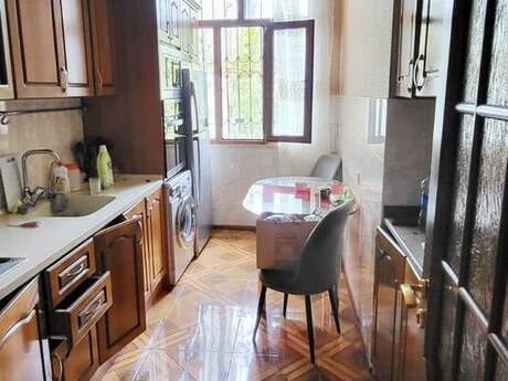 2 otaqlı köhnə tikili - 28 May m. - 60 m²