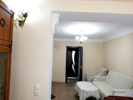 2 otaqlı köhnə tikili - İnşaatçılar m. - 55 m²