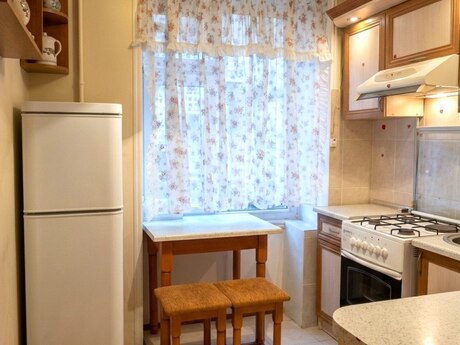 1 otaqlı köhnə tikili - Elmlər Akademiyası m. - 35 m²