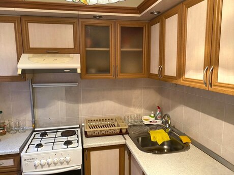 1 otaqlı köhnə tikili - Elmlər Akademiyası m. - 35 m²