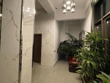 3 otaqlı yeni tikili - İnşaatçılar m. - 150 m²