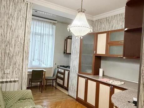 3-комн. вторичка - м. Ичеришехер - 120 м²