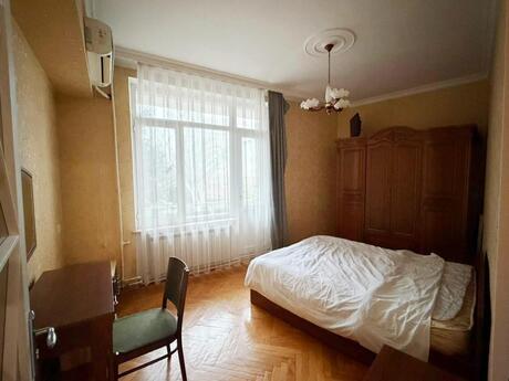 3-комн. вторичка - м. Ичеришехер - 120 м²