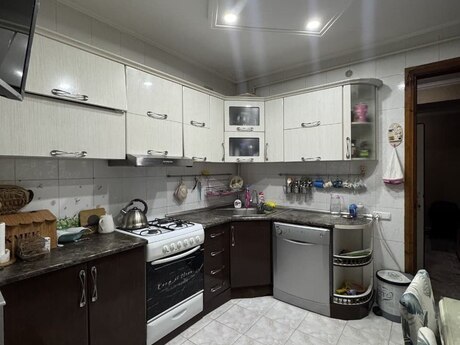 4 otaqlı köhnə tikili - Suraxanı r. - 113 m²