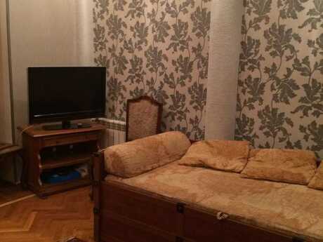 3 otaqlı köhnə tikili - 28 May m. - 50 m²
