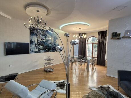 4 otaqlı həyət evi/bağ evi - Xırdalan - 155 m²