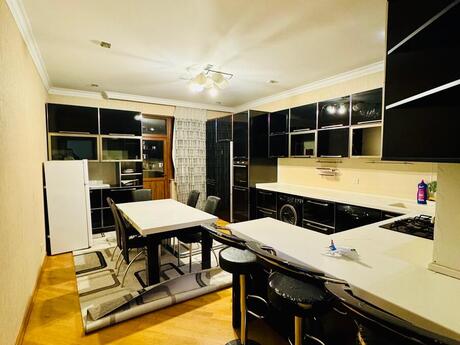4 otaqlı yeni tikili - Nəsimi r. - 175 m²
