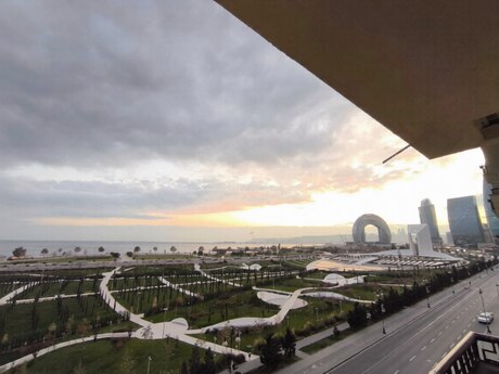 4 otaqlı köhnə tikili - Şah İsmayıl Xətai m. - 100 m²