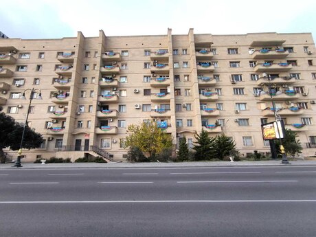 4 otaqlı köhnə tikili - Şah İsmayıl Xətai m. - 100 m²