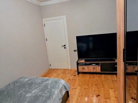 4 otaqlı köhnə tikili - Suraxanı r. - 100 m²