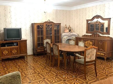4 otaqlı köhnə tikili - Azadlıq Prospekti m. - 150 m²