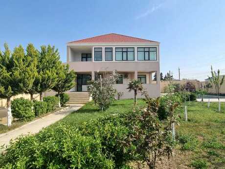 6 otaqlı həyət evi/bağ evi - Novxanı q. - 350 m²