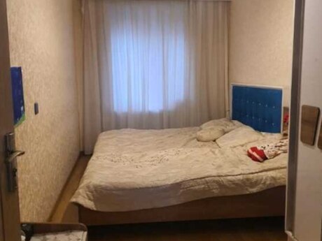 3 otaqlı köhnə tikili - 20 Yanvar m. - 70 m²