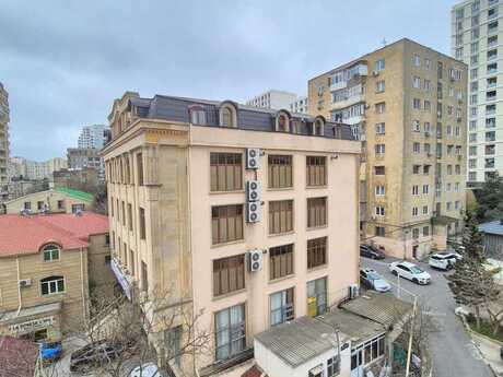 1 otaqlı köhnə tikili - İnşaatçılar m. - 35 m²