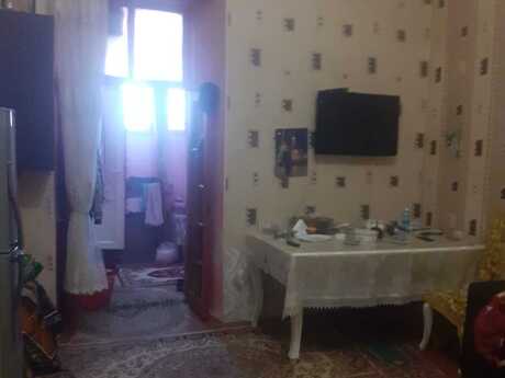 1 otaqlı köhnə tikili - 20-ci sahə q. - 28 m²