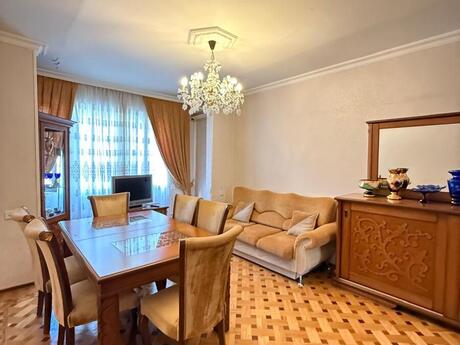3 otaqlı köhnə tikili - Xalqlar Dostluğu m. - 75 m²