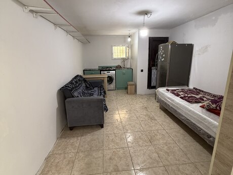 1 otaqlı həyət evi/bağ evi - İnşaatçılar m. - 25 m²