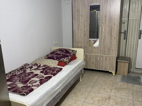 1 otaqlı həyət evi/bağ evi - İnşaatçılar m. - 25 m²