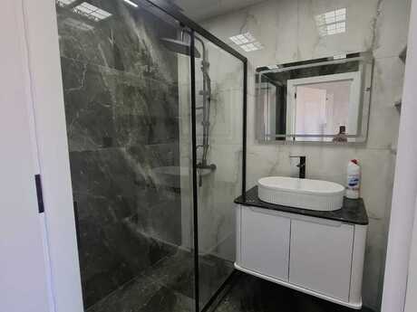 3 otaqlı köhnə tikili - İnşaatçılar m. - 70 m²