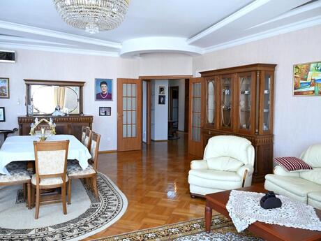 4 otaqlı yeni tikili - Sahil m. - 210 m²